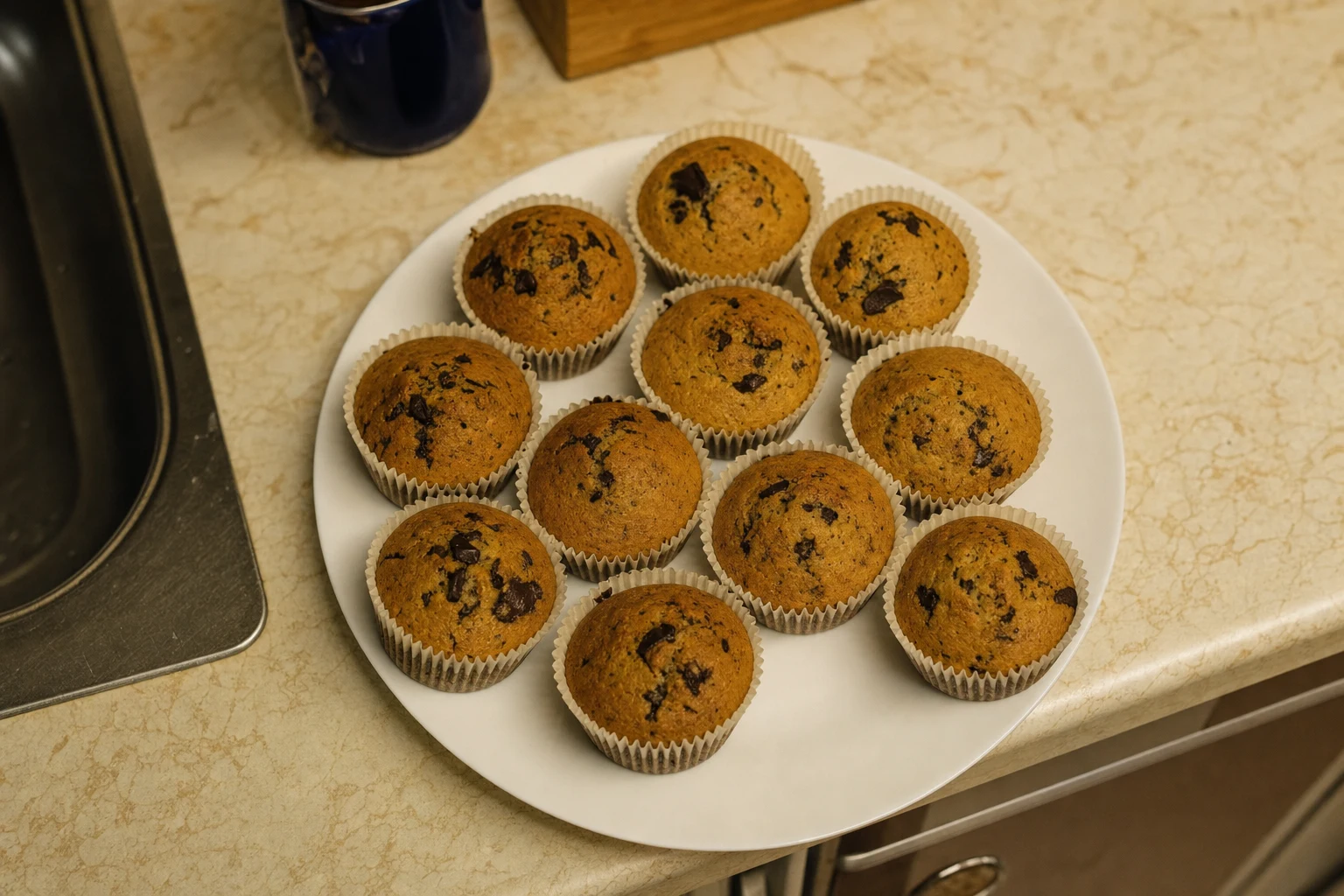 Muffiny s kousky hořké čokolády